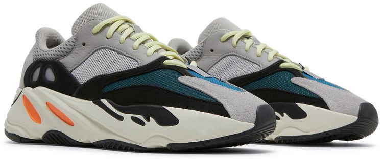 Yzy 700 v2