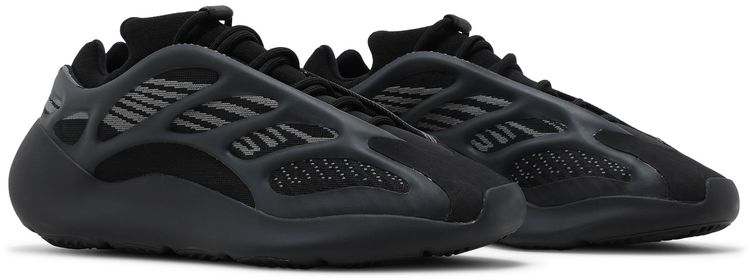 Yzy 700 v3